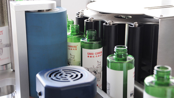 濟(jì)南宜和食品-賽康尼貼標(biāo)機(jī)應(yīng)用案例 濟(jì)南宜和食品-賽康尼貼標(biāo)機(jī)應(yīng)用案例